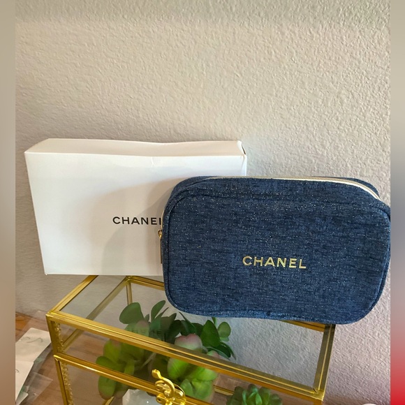 Chanel Beauty Make-Up Bag NIB - Picture 1 of 4